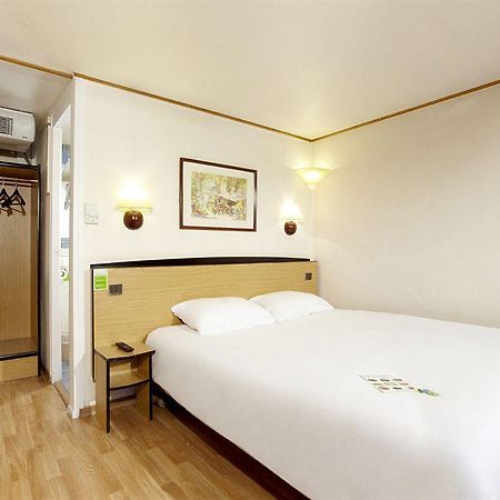 Campanile Hotel 마옌 객실 사진