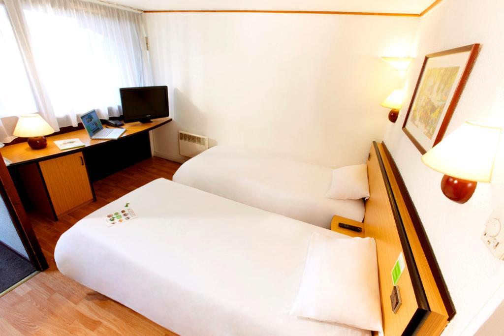 Campanile Hotel 마옌 객실 사진