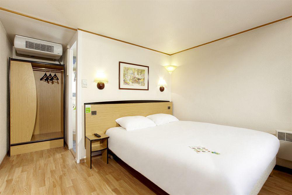 Campanile Hotel 마옌 객실 사진